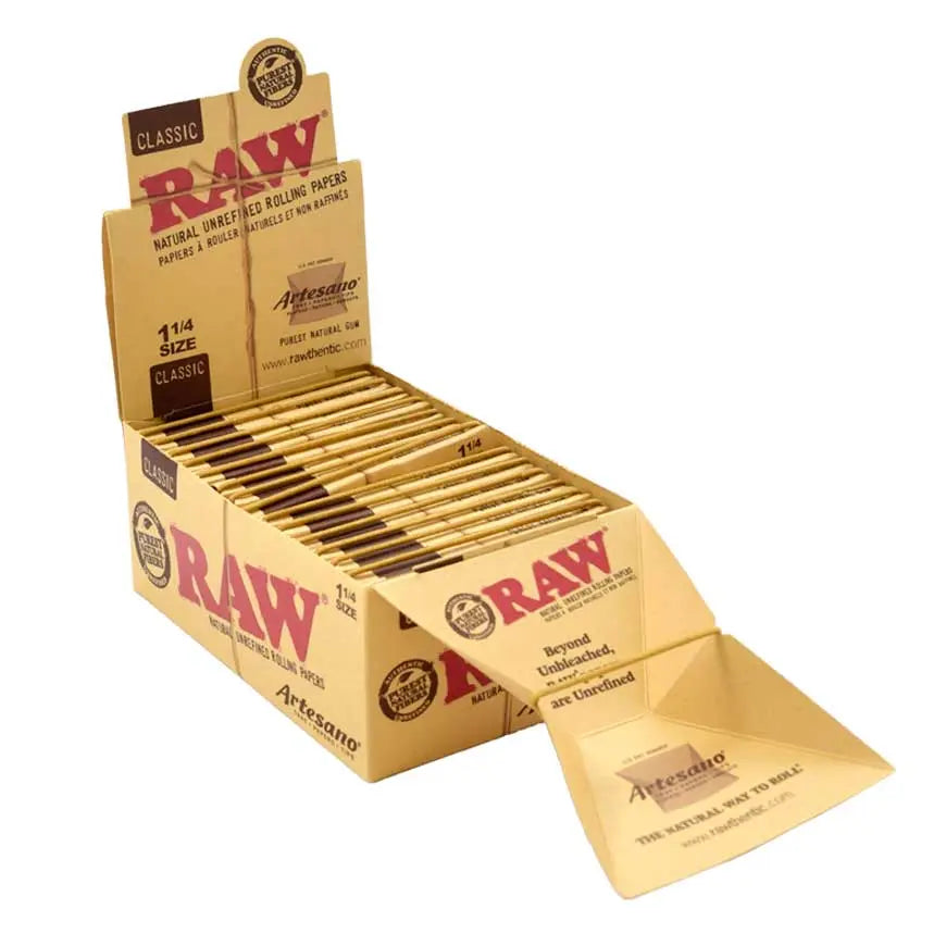 Raw - Classic Artesano - 1 1/4 Size - 15 Booklets Per Box - Smoke empire
